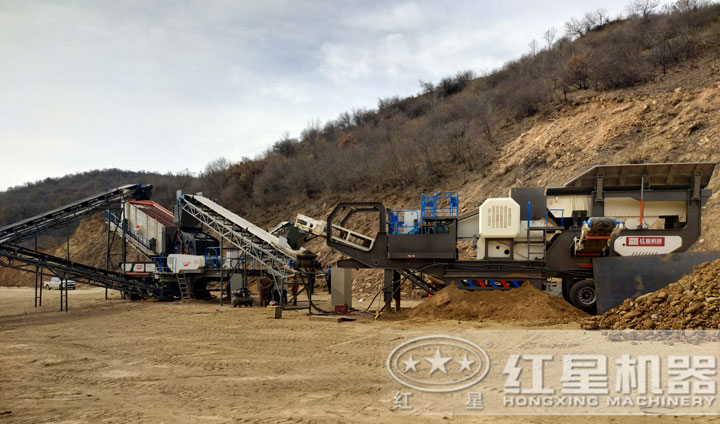 時產200噸移動破碎設備生產現場，運行平穩，不間斷作業